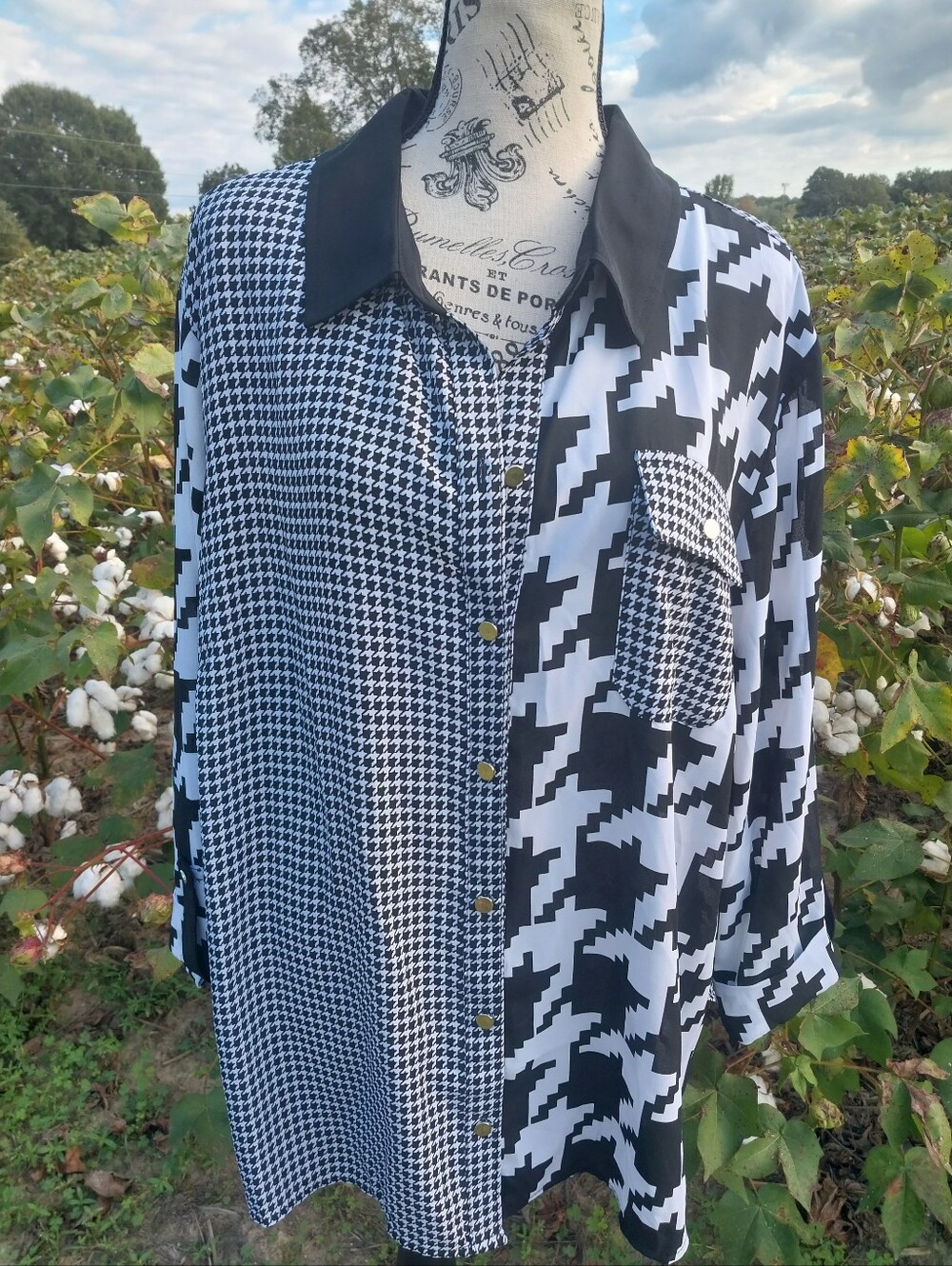 Black & White Houndstooth Contrast Button-Up Shirt / 3X